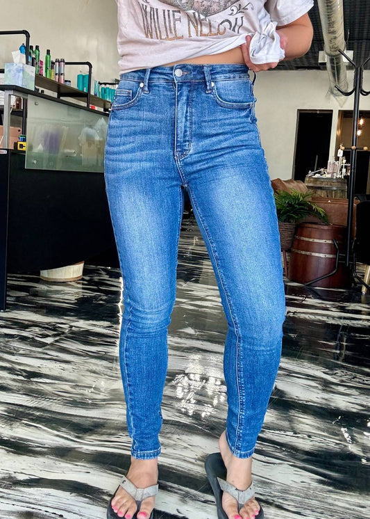 Judy Blue - Lillian Tummy Control Skinny Jeans