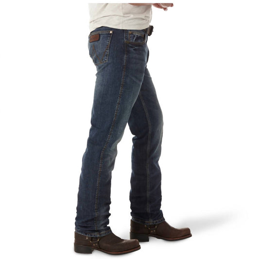 Wrangler - Men's Retro Slim Fit Straight Jean