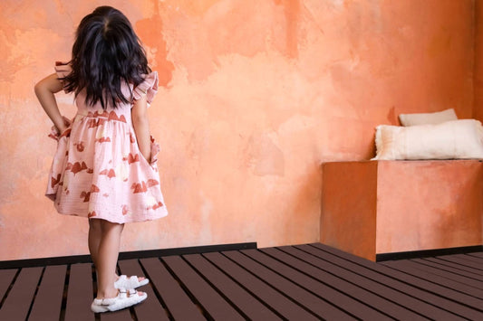 Omamimini - Fit & Flare Dress with Box Pleats Sleeves