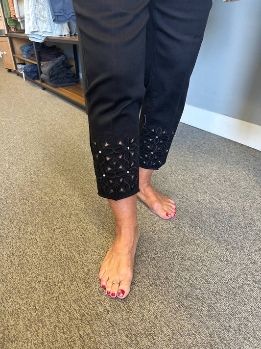 Lulu-B - Stud Design Capri Pants