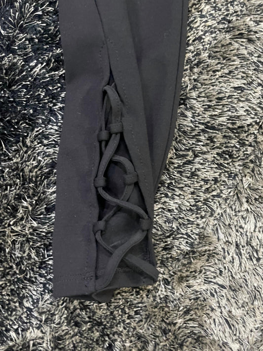 Criss Crossed Side Legging