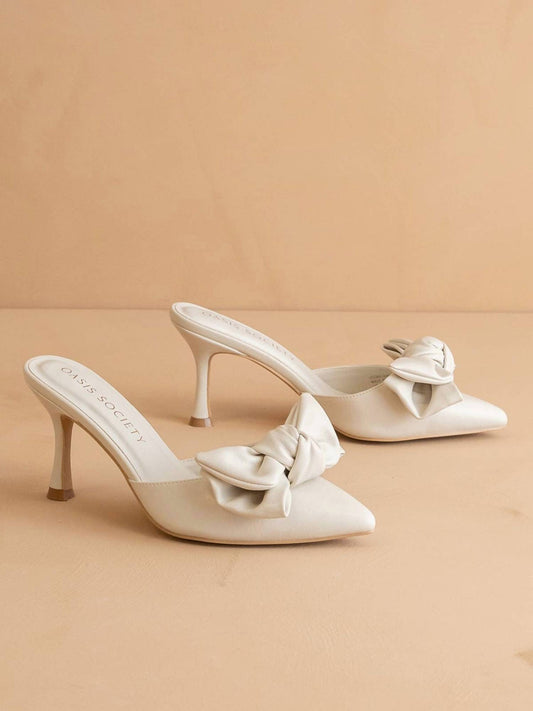 Oasis Society - Women's Jane Bow Kitten Heel
