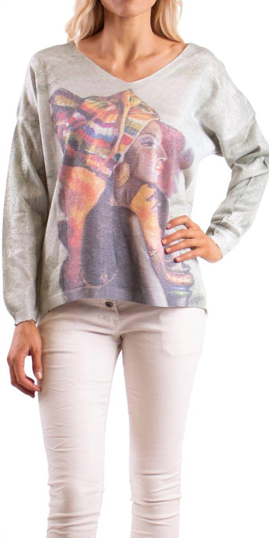 Gigi Moda - Bold Queen Long Sleeve Sweater