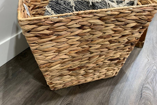 Giftcraft - Grass Handle Basket - accents - baskets - bins