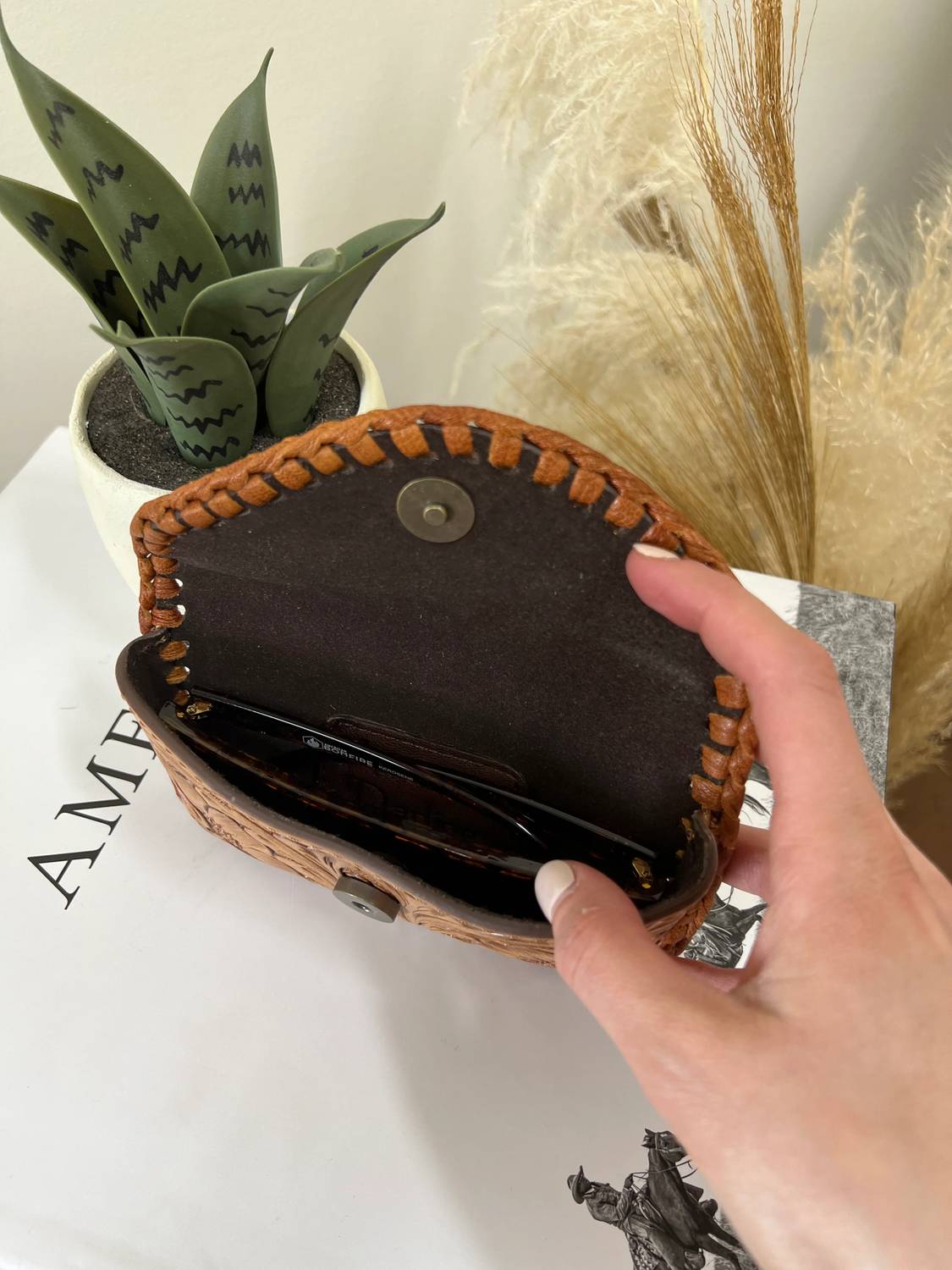 American Darling - Women's Leather Sunglasses Case