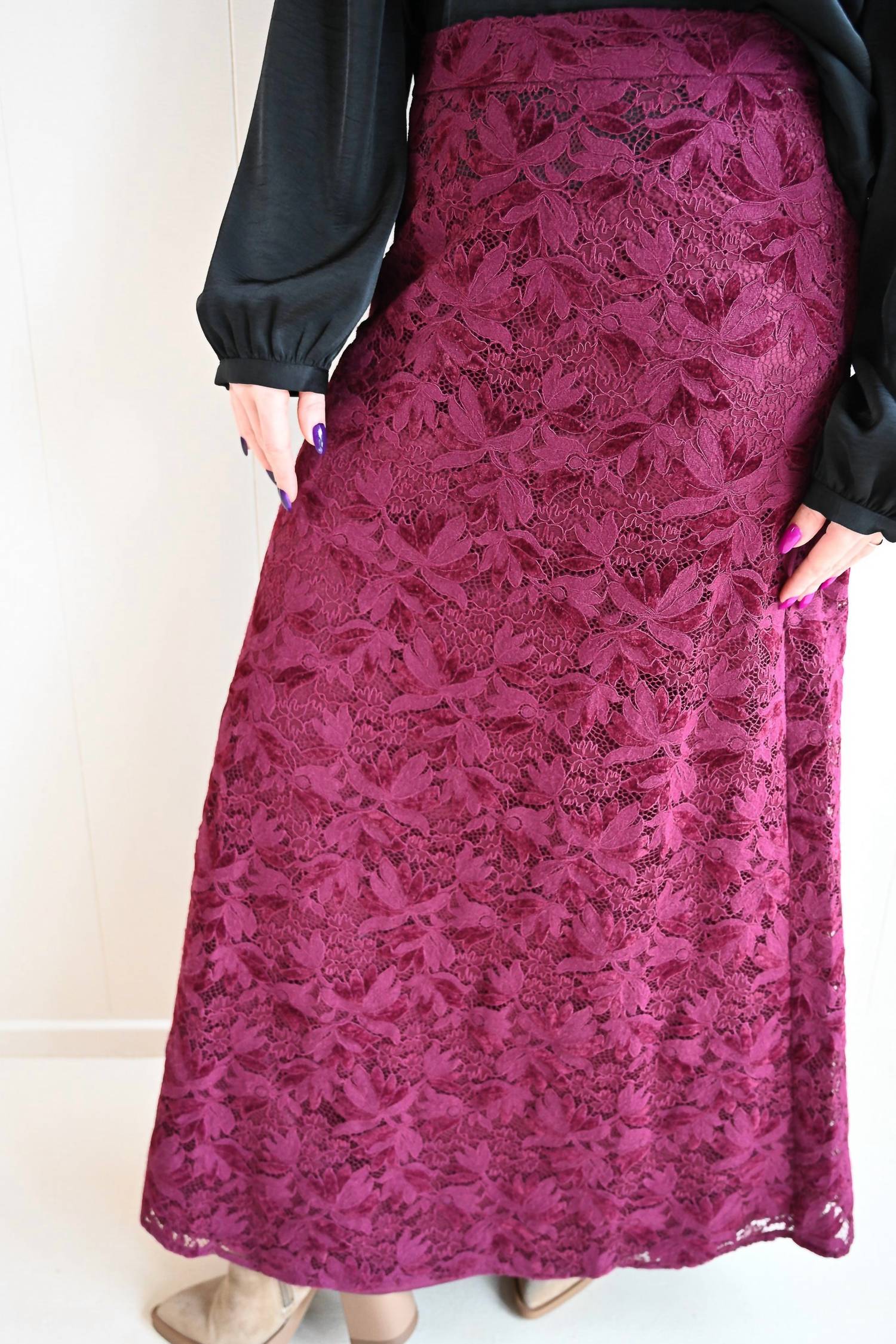 Frnch - Mermaid Avenue Lace Maxi Skirt