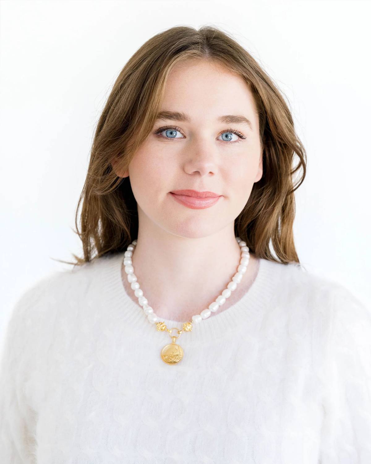 Susan Shaw - Tobacco Leaf Plate On Genuine Large Freshwater Pearl Necklace