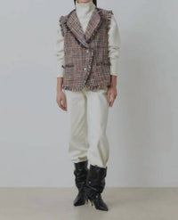 Suncoo Divy Vest in rouge - women's jacket - detail view