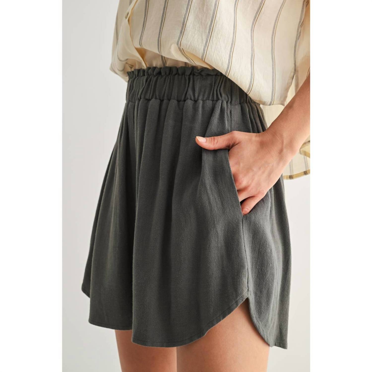 Fun 2 Fun - Flowy Linen Shorts