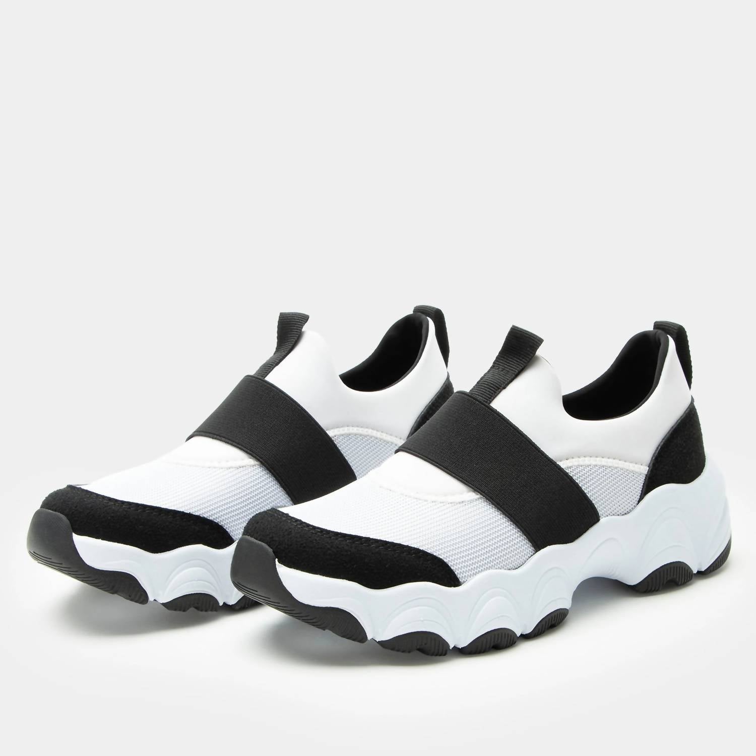 Alegria - Women's Sleek Joy Sneaker