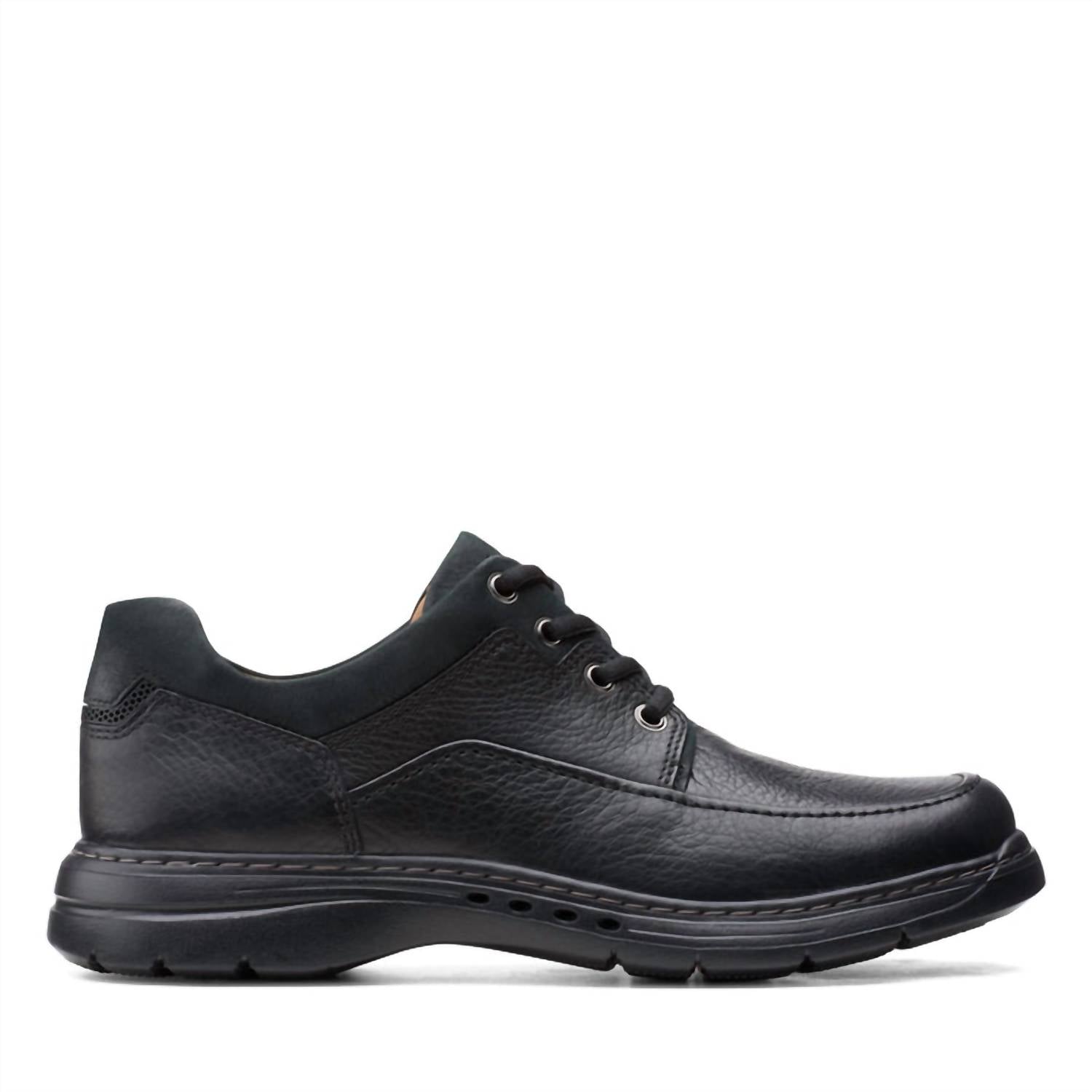 Clarks Men's Un Brawley Lace Shoe in black tumbled leather - men's shoe - detail view