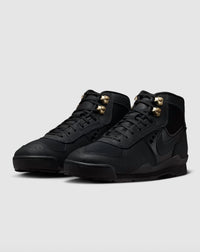 NIKE Men's Baltoro Boots in black metallic gold - men's boots - detail view