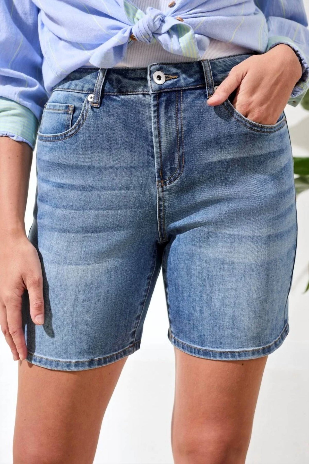 Tribal - Audrey Girl Friend Classic Denim Shorts