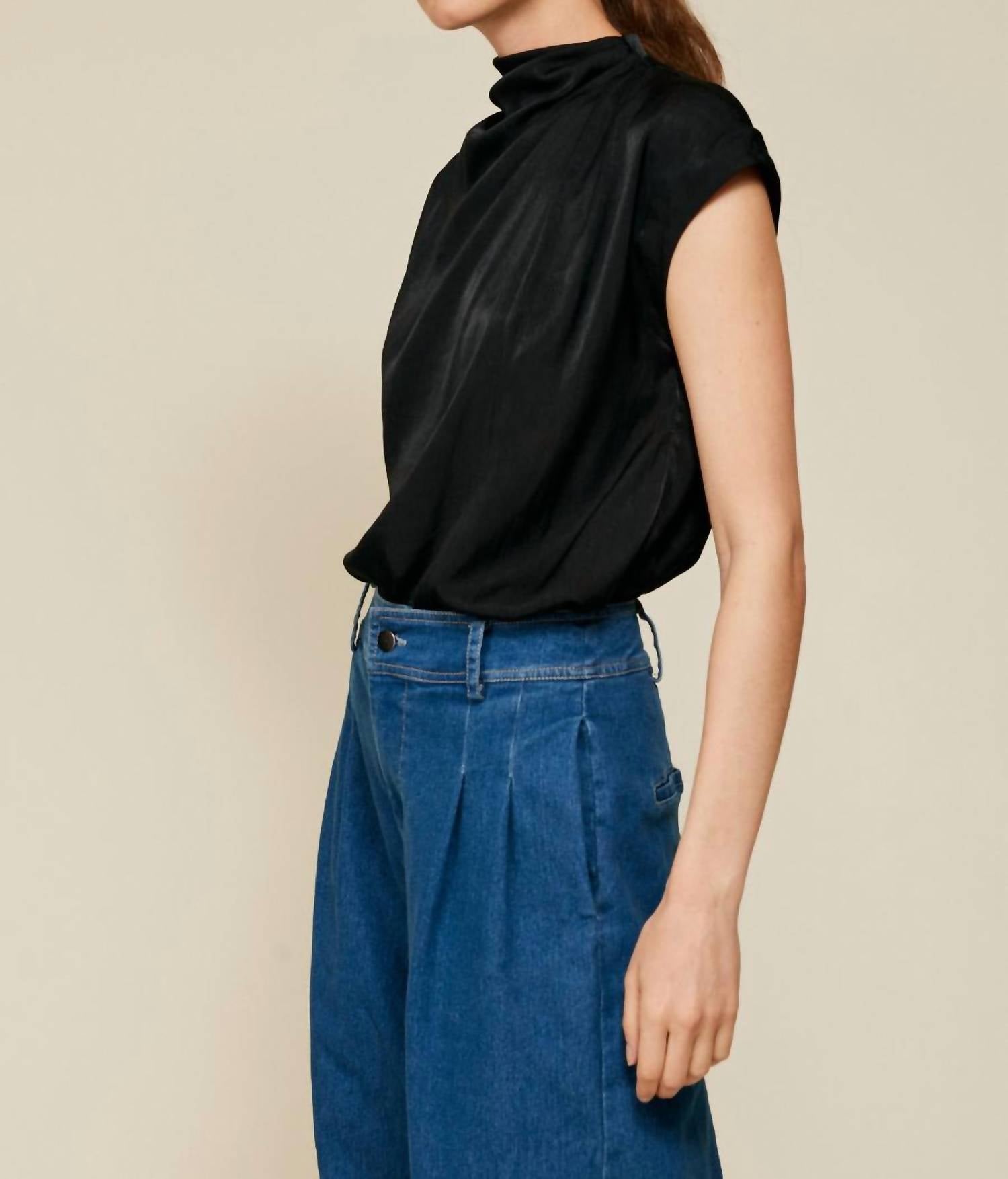 Line And Dot - Oxford Top