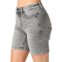 Judy Blue - Mid Rise Contrast Wash Bermuda Shorts