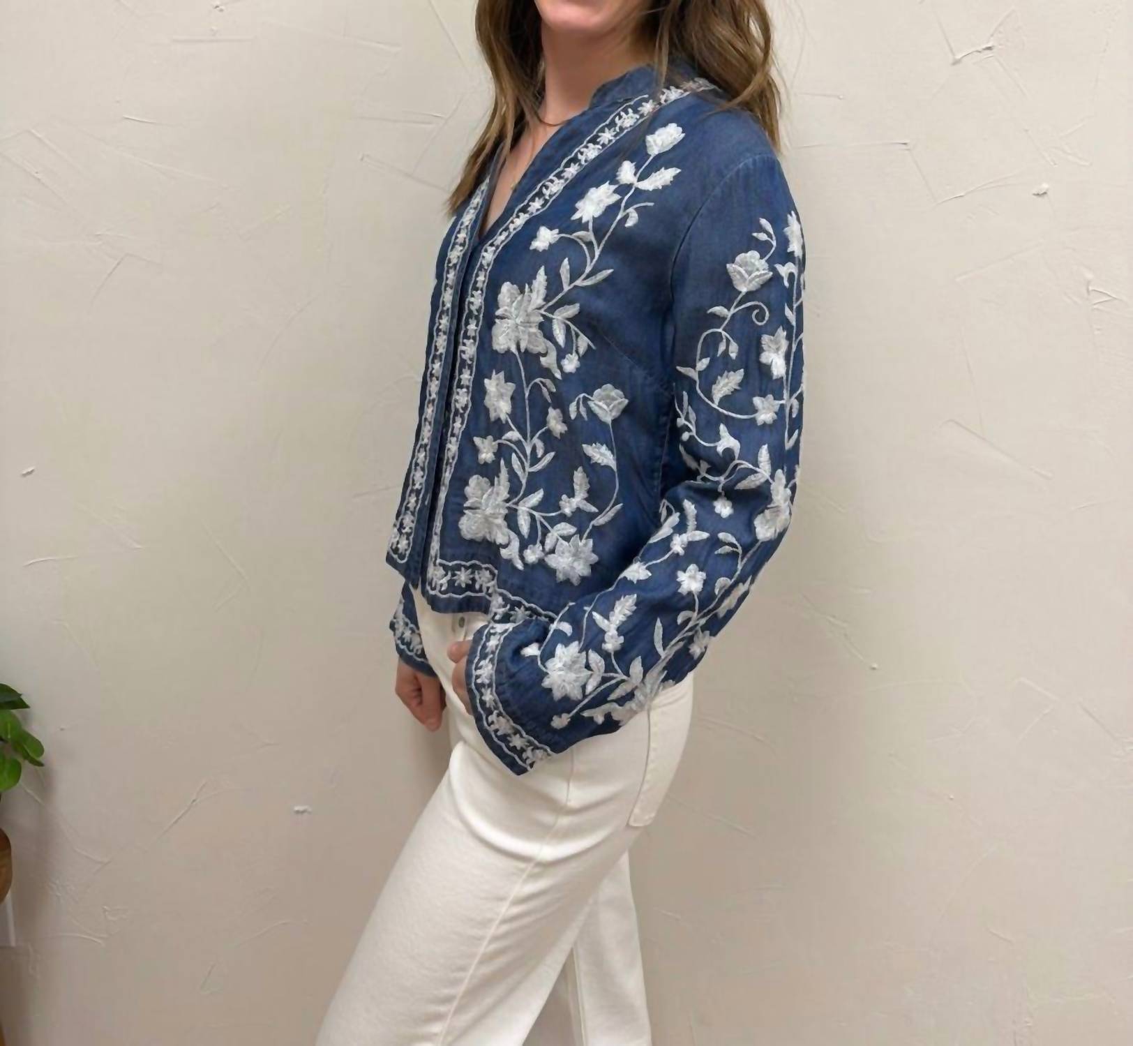 En Creme - Long Sleeve Embroidered Button Down Top