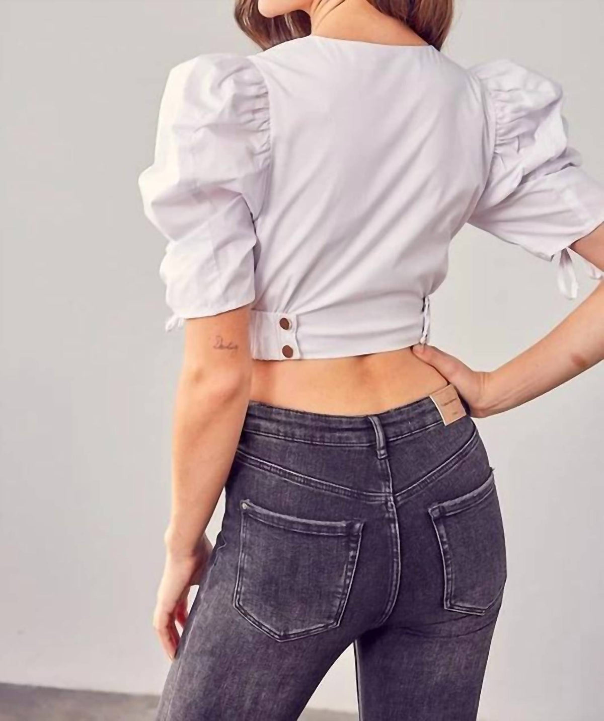 Do+Be - Feminine Puff Sleeve Top