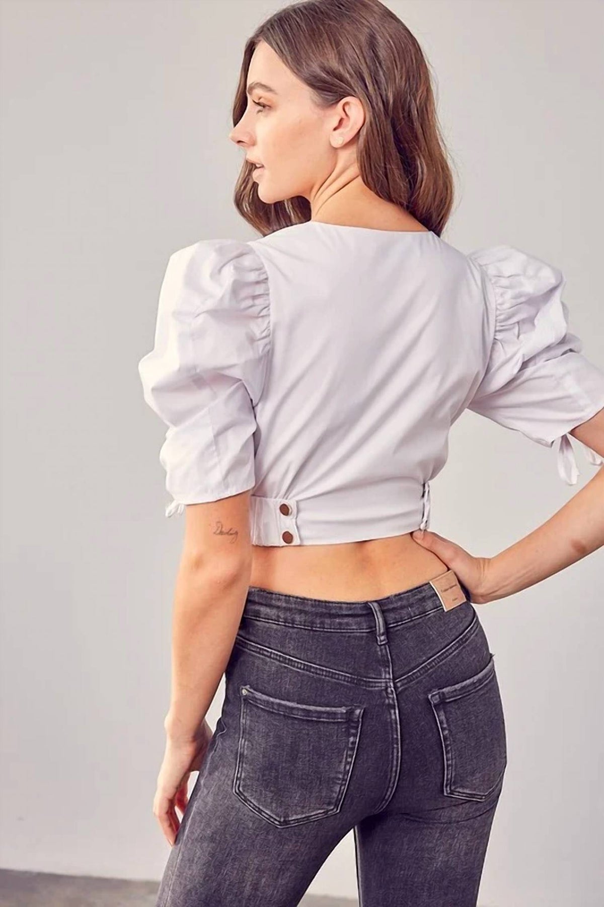 Do+Be - Feminine Puff Sleeve Top