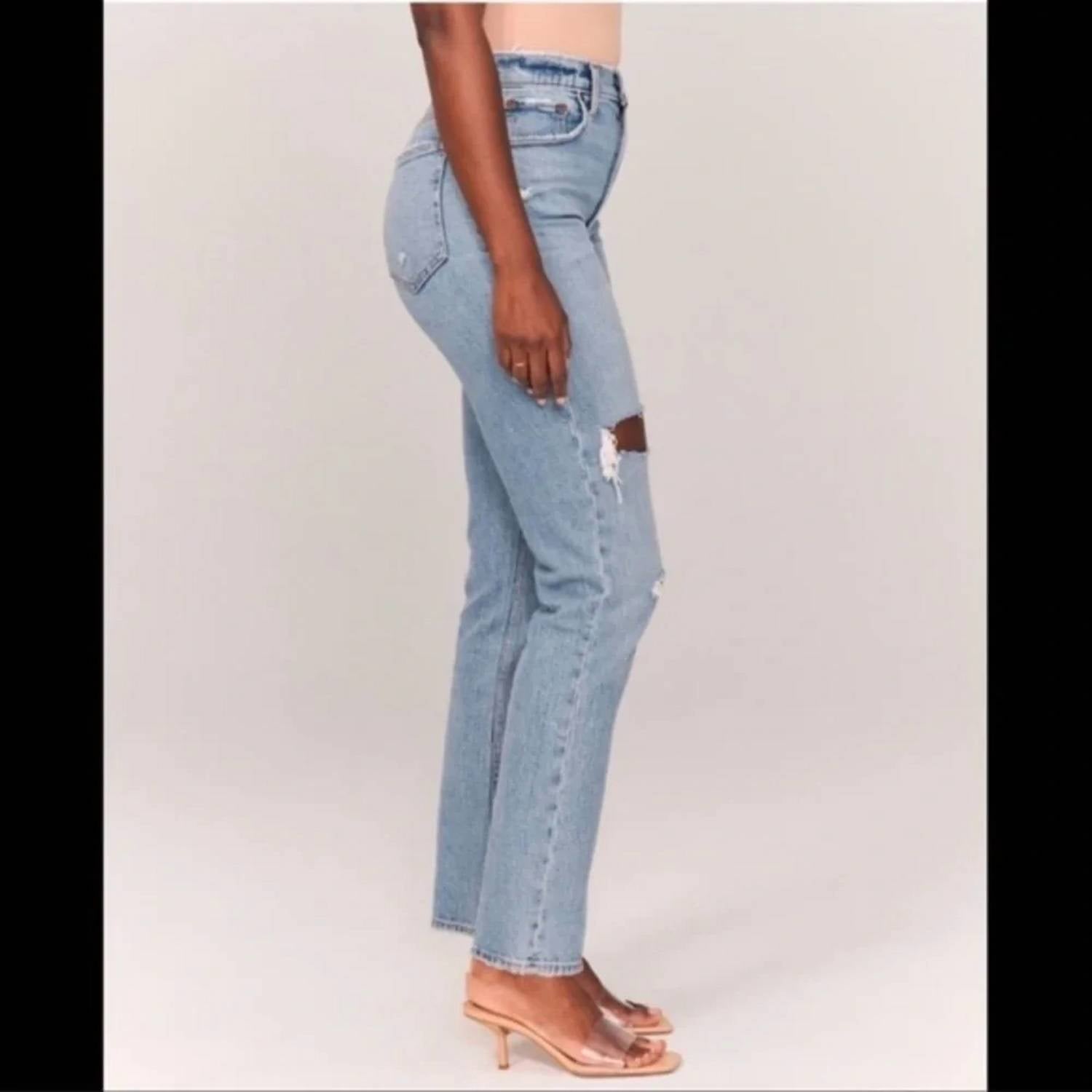 Abercrombie & Fitch - Ultra High Rise 90s Straight Jean
