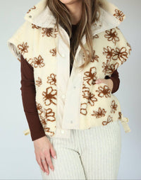 So Me Shaylie Floral Sherpa Vest in beige - women's jacket - detail view