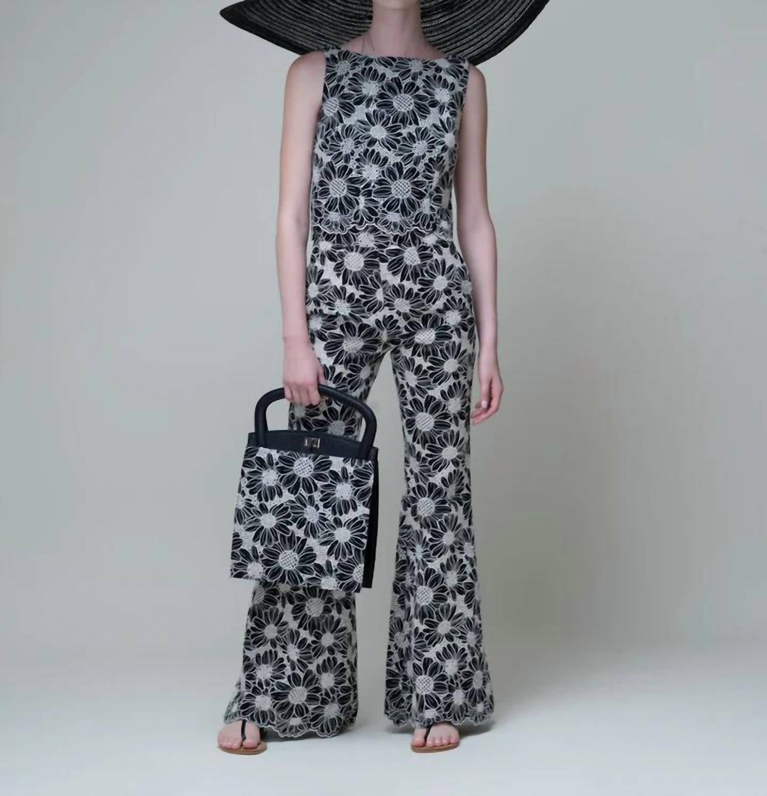 Maison Zoulias - Spring Lace Crop Top