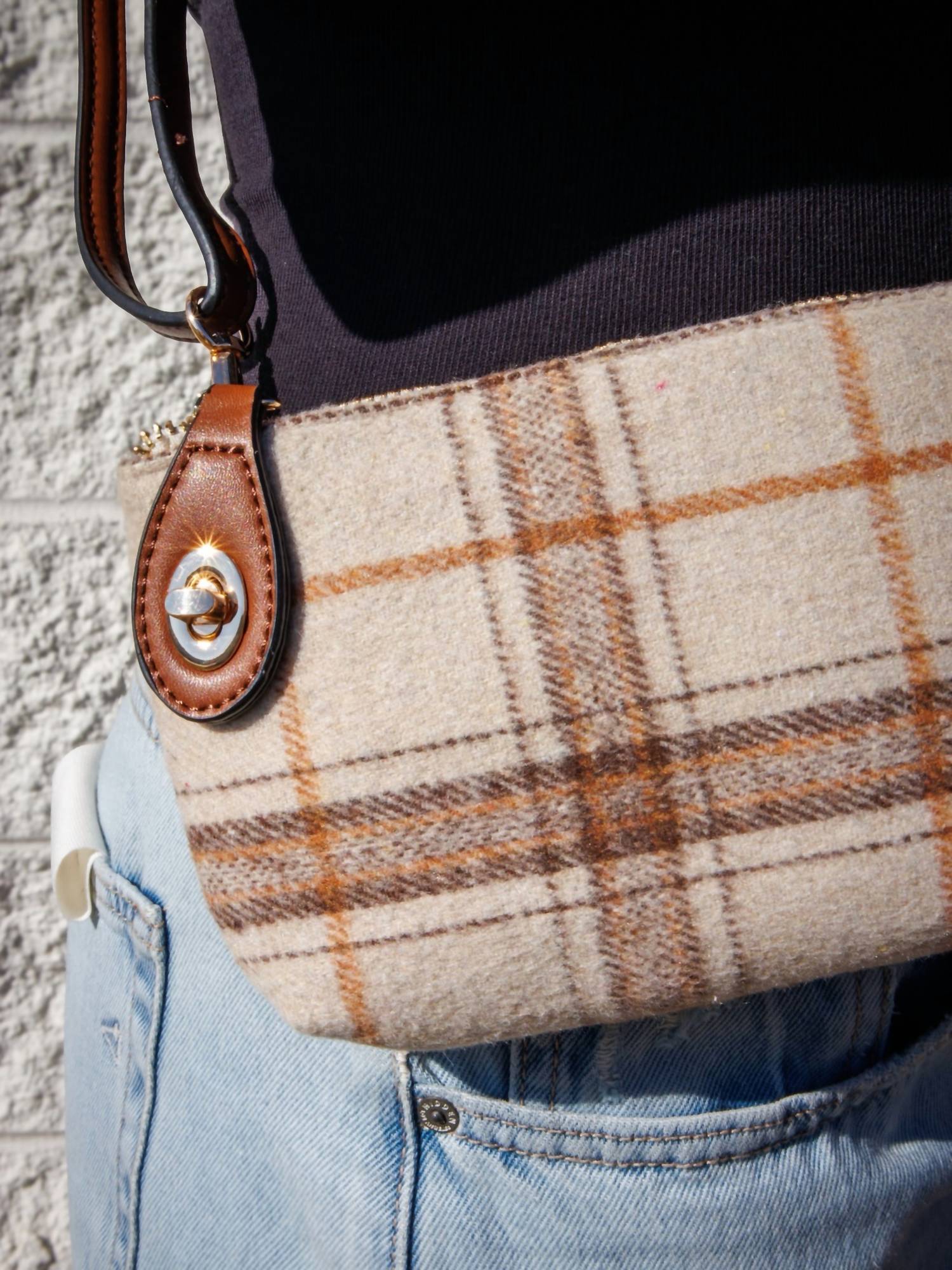 Jen & Co. - Women's Kendall Plaid Crossbody Wristlet With Twist Lock Bag