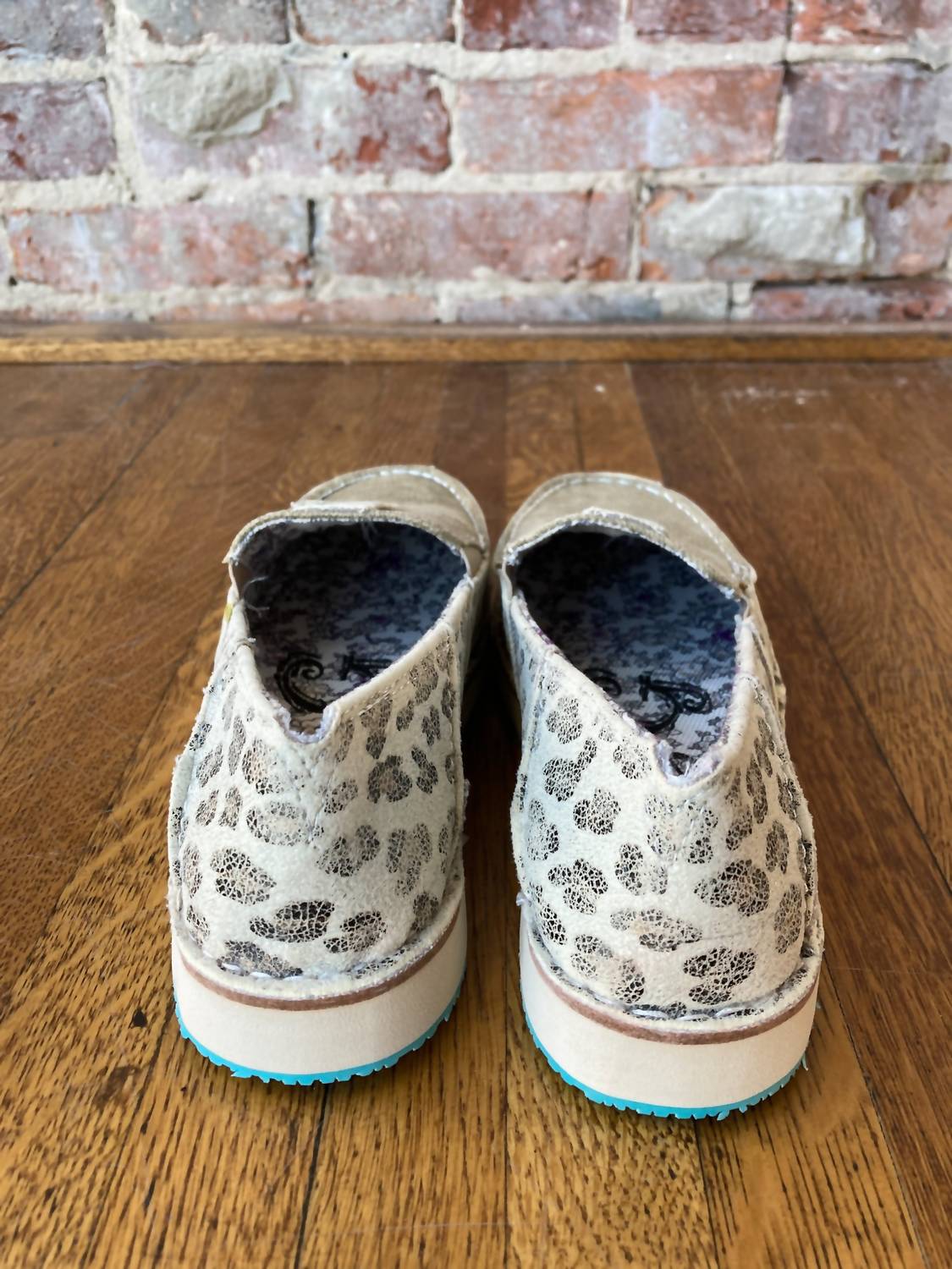 Very G Women's Millie Shoe in cream - women's flats - alternate view
