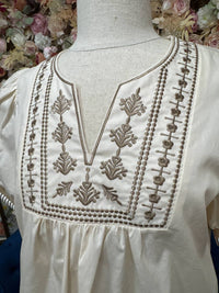 She + Sky - Women's Flower Embroidery Top