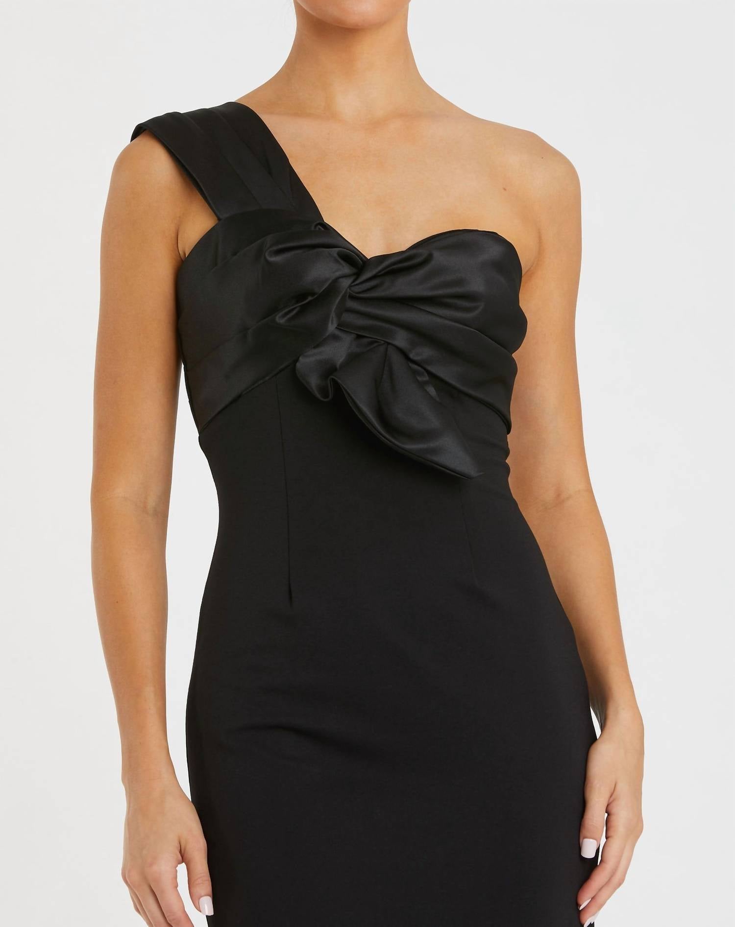 Mac Duggal - Half-bow Bodice Trumpet Satin Gown