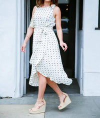 Amaryllis - Sleeveless Crew Neck Clip Dot Tulip Hem Midi Dress