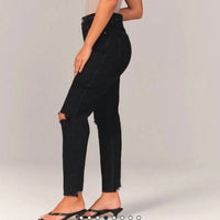 Abercrombie & Fitch - Curve Love High Rise Mom Jeans