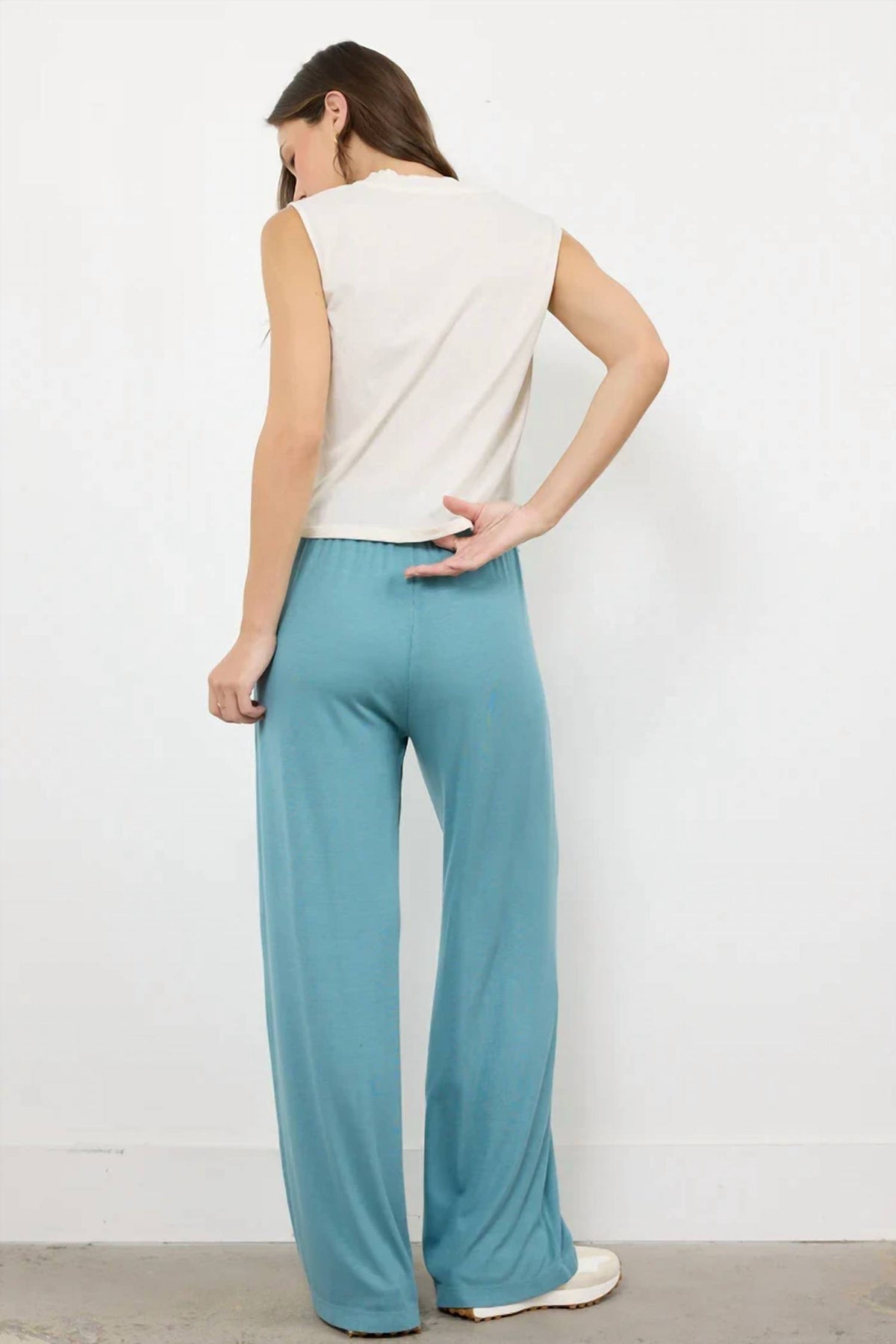 Lamade - Staple V-neck Tank Top
