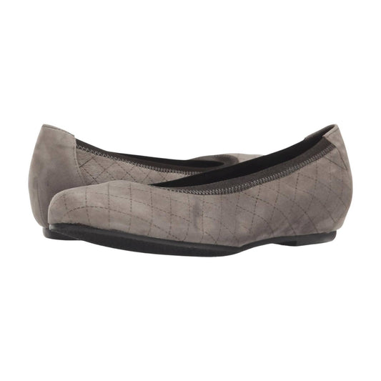 Munro - Women's Vicki Quilted Flat Shoe