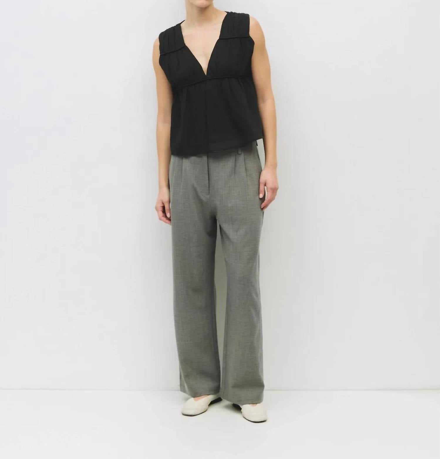 Mod Ref - Gathered Neck Sleeveless Top
