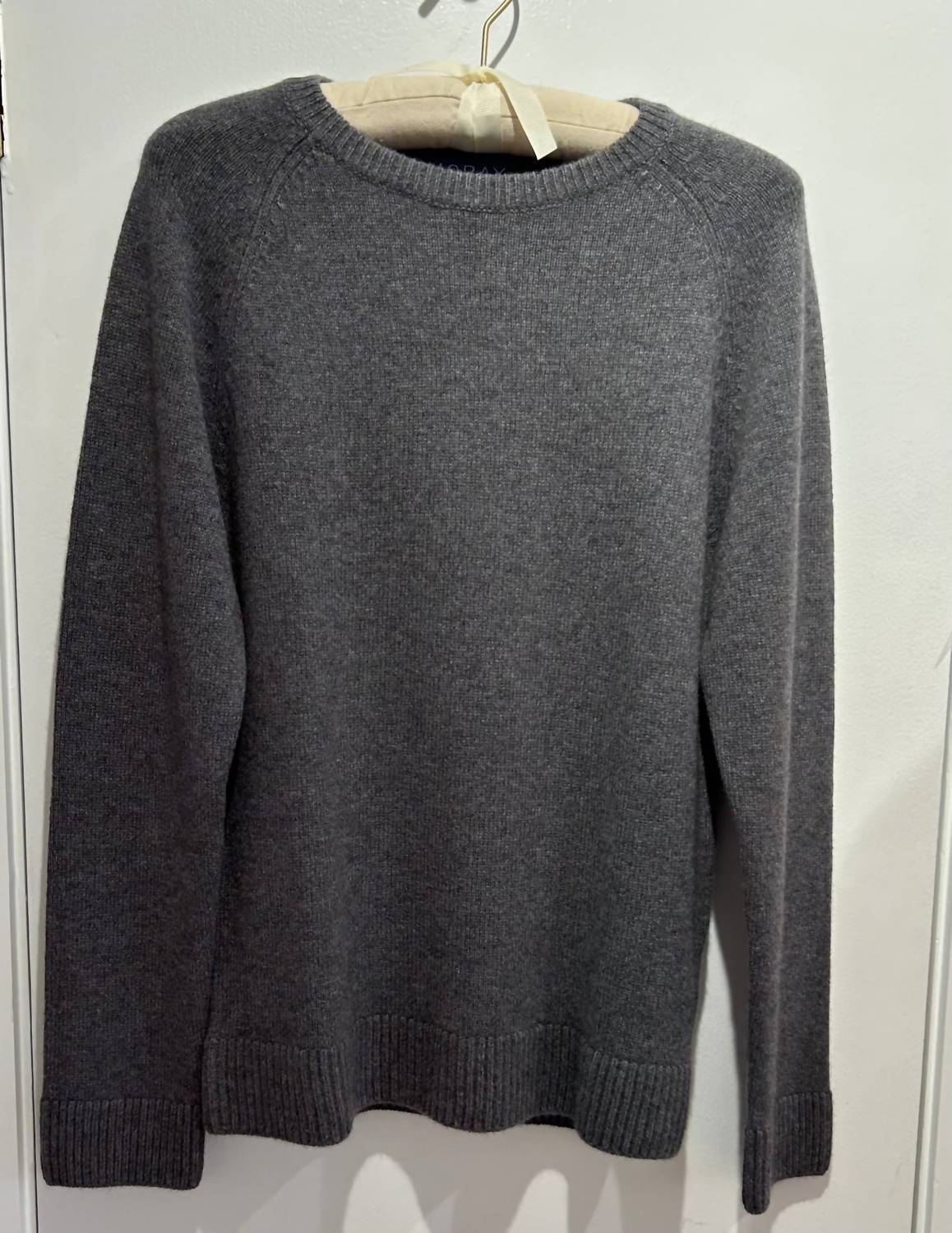 Moray Cashmere Women's Raglan Sleeve Cashmere Crewneck Sweater in derby grey light blue - women's sweater