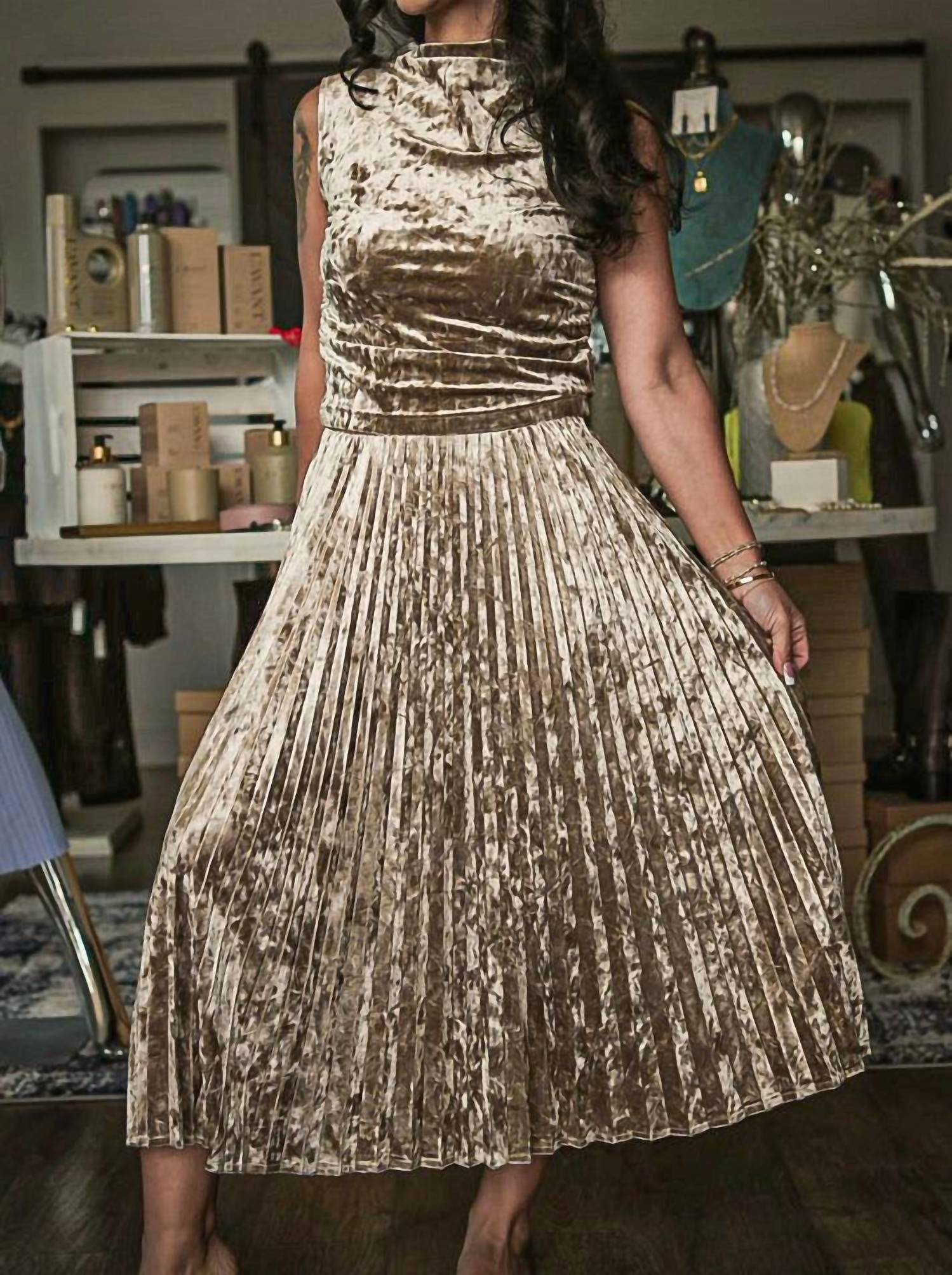 Bella Dahl - Clean Waist Pleated Skirt