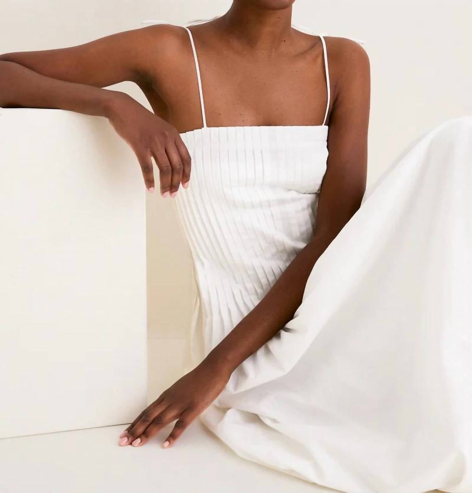 Moon River - Kaye Pleated Front Detail Midi Dress
