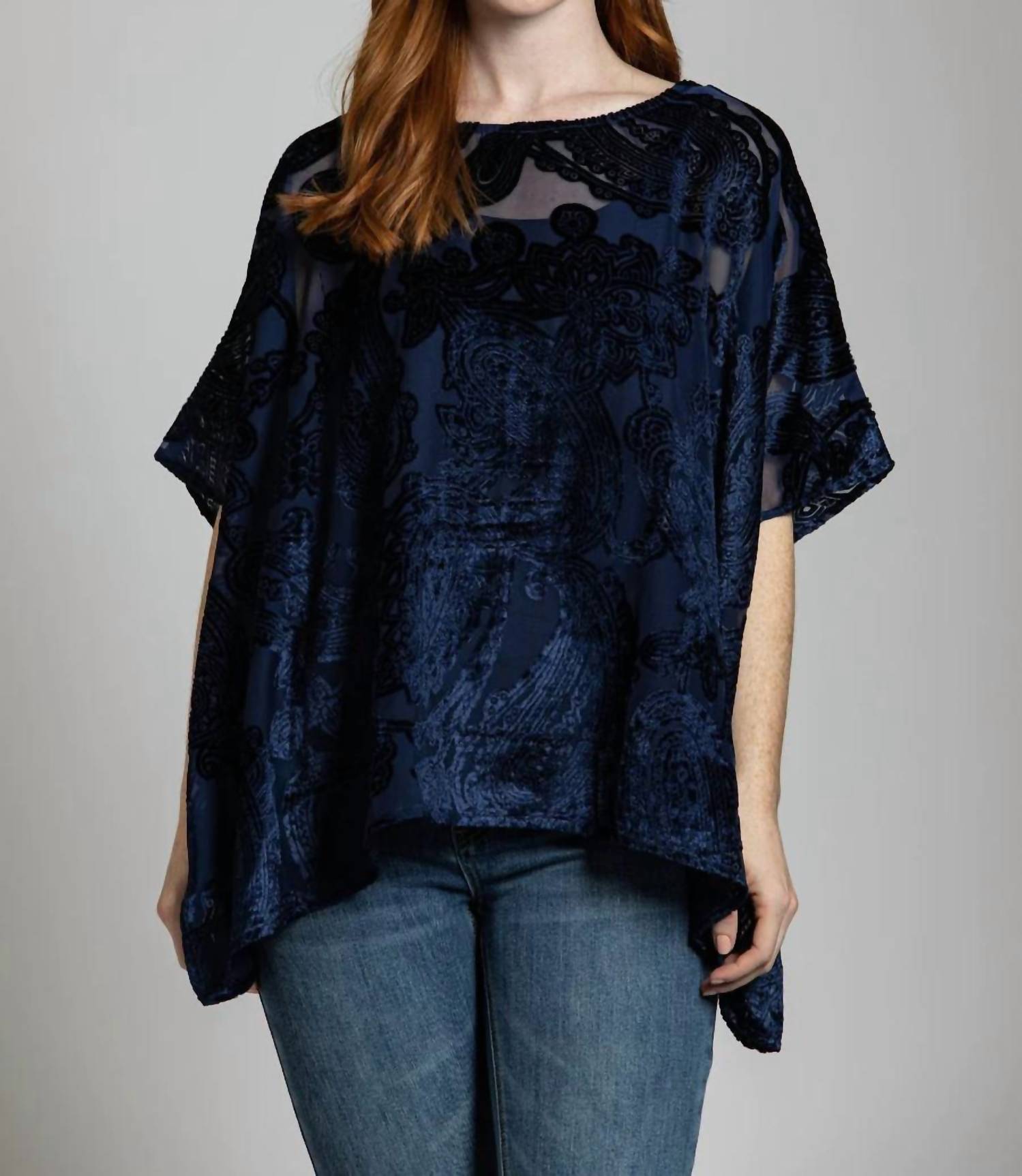 Apny - Short Burnout Velvet Top