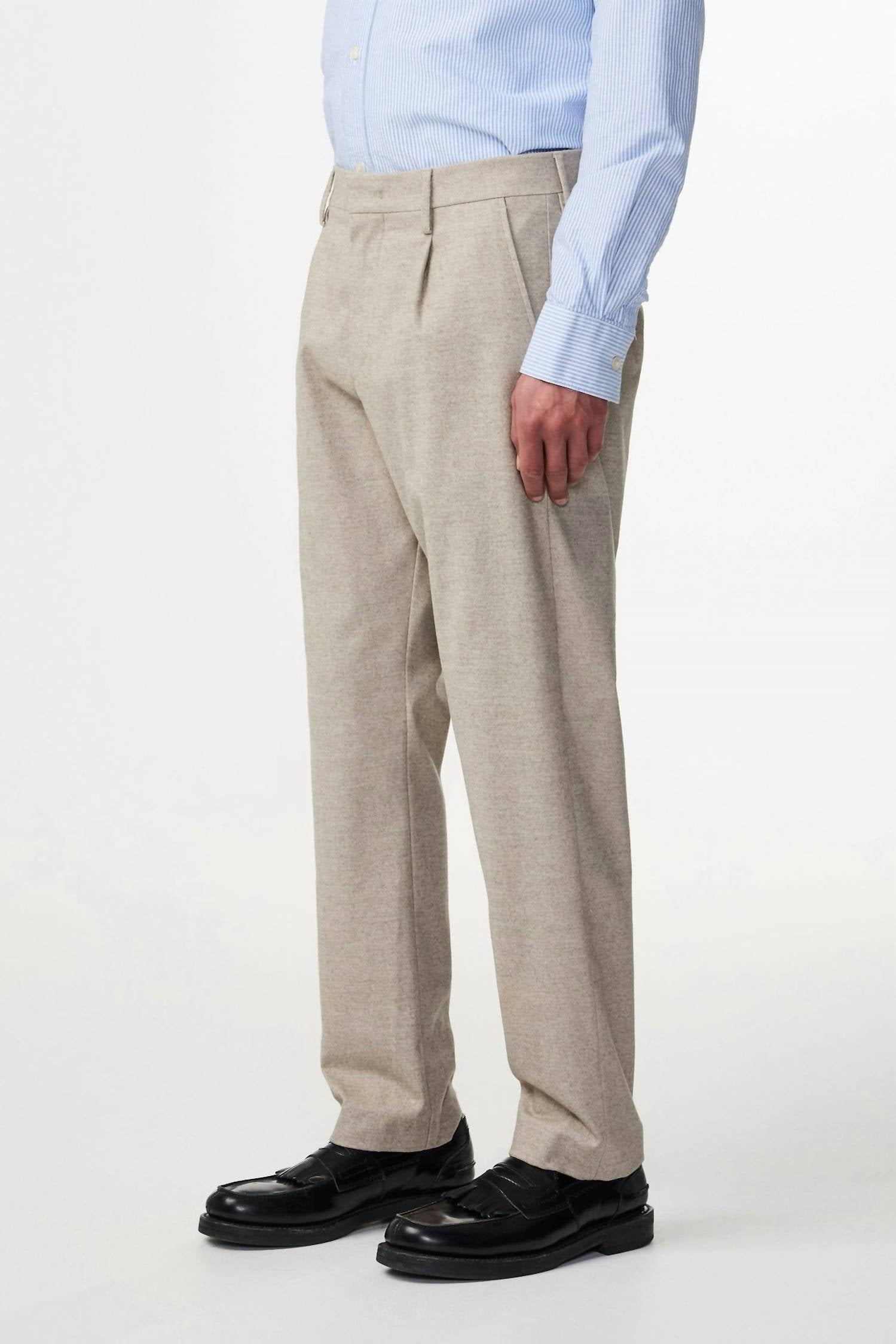 Nn07 - Tapered Leg Trousers