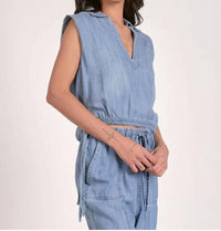 Elan - Sleeveless Collared Top
