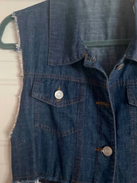 Origami - Women's Light weight sleeveless lace duster vest