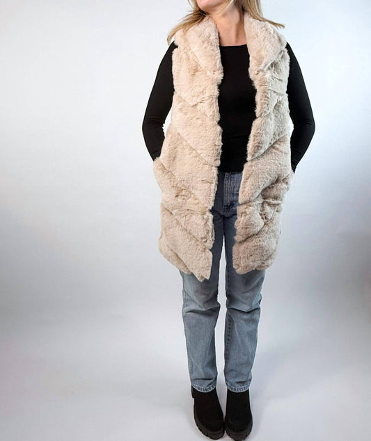 Coco + Carmen - Carlisle Faux Fur Vest