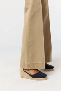 Ann Mashburn Camille Patch-pocket Jean in khaki stretch canvas - women's pants - alternate view