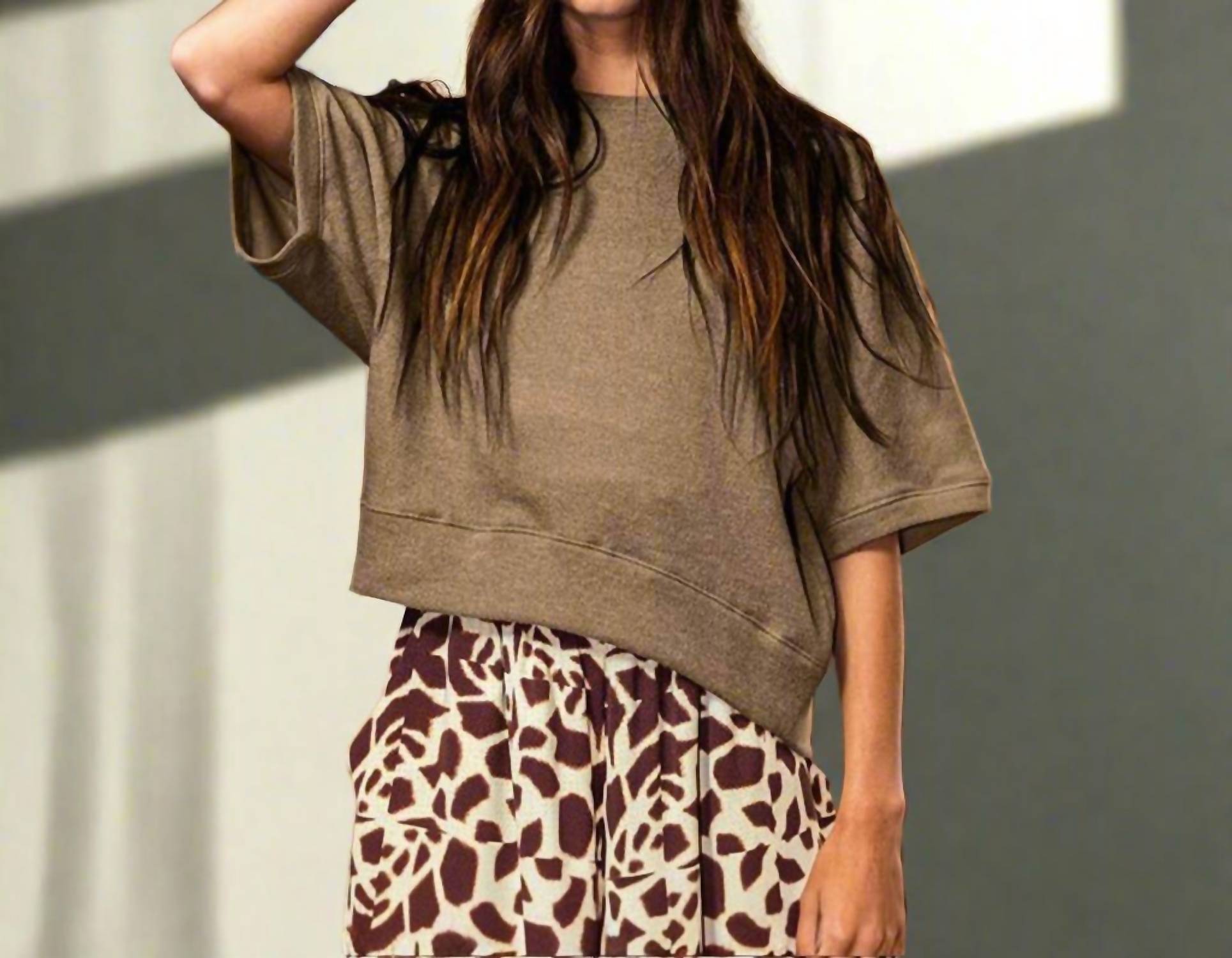 Bucketlist - Kimmy Short Sleeve Sweatshirt