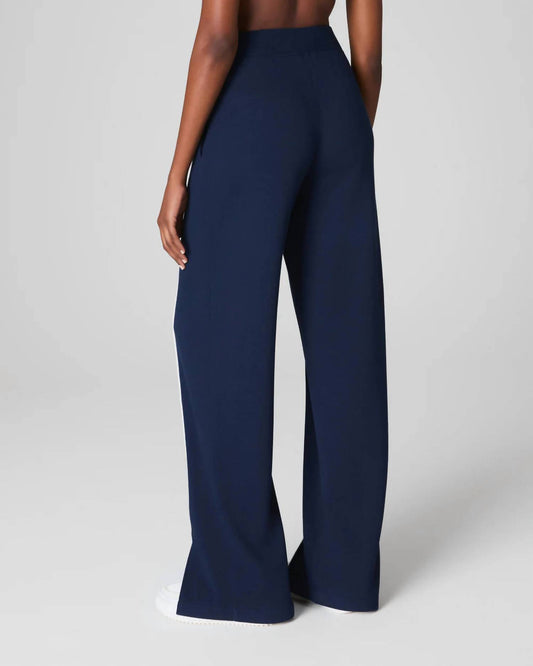 Spanx - Airessentials Straight Leg Pant