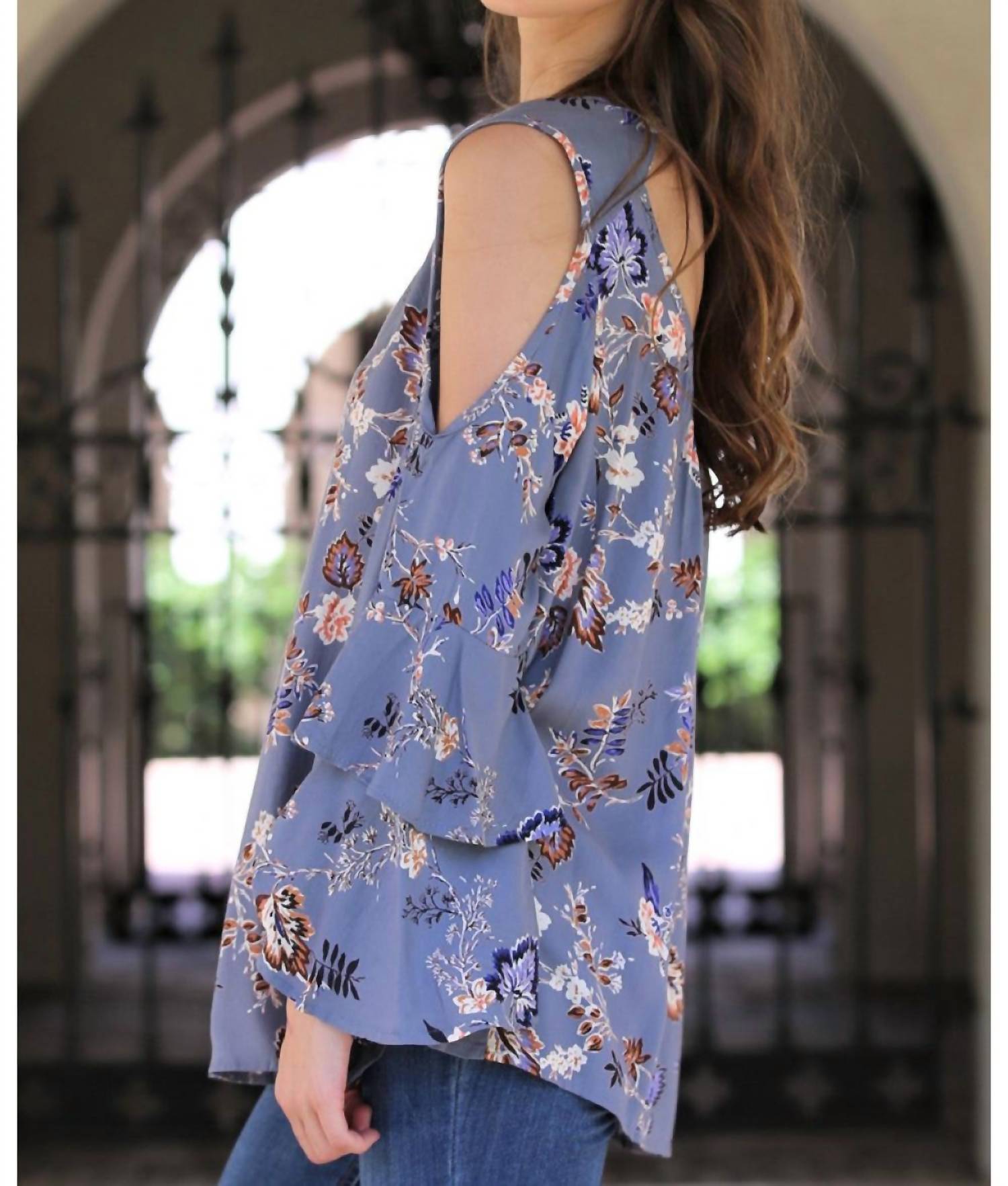 Angie - Jaquard Keyhole Cold Shoulder Top
