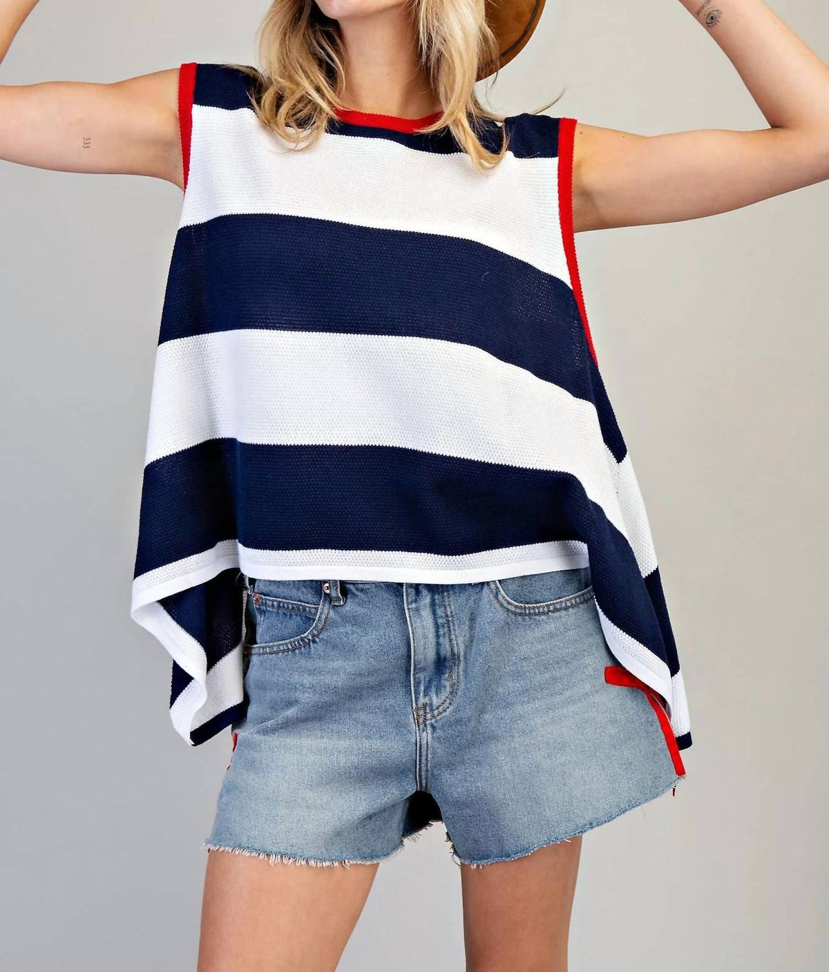 Ee:Some - Shark Bite Hem Tank