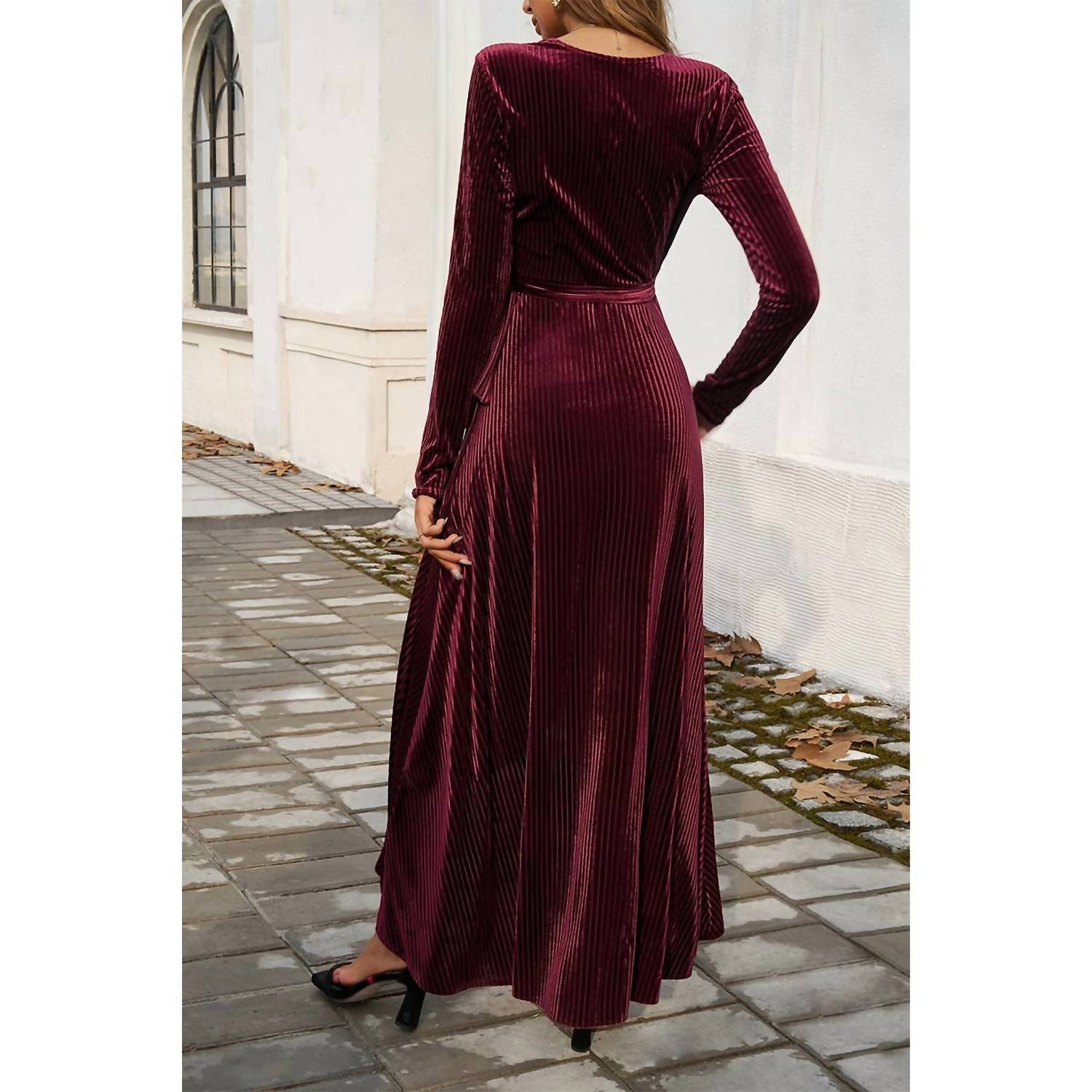 Supreme Fashion - V Neck Velvet Maxi Dress