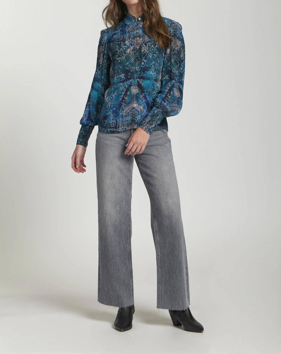 Apny - Puff Shoulder Button Front Top
