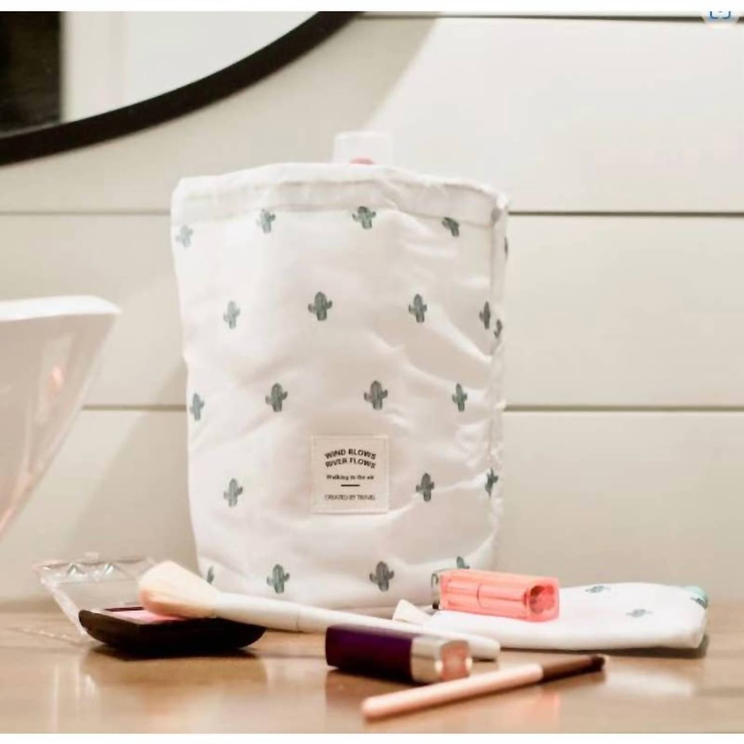 Threaded Pear - Women's Waterproof Travel Cosmetic Bag Set